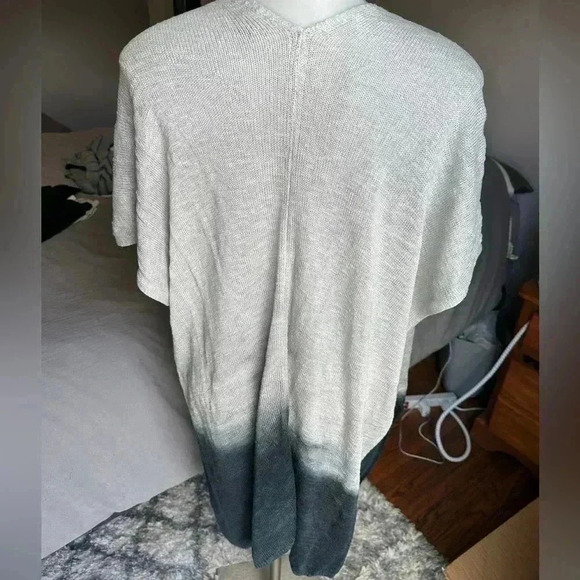 Chicago Blackhawks women’s ombre feather poncho / shawl size S/M - Picture 4 of 5